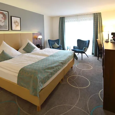 فندق Lobinger Parkhotel & Restaurant غينغن آن در برنتس