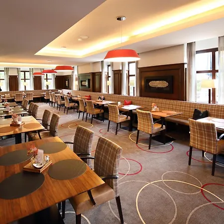 فندق Lobinger Parkhotel & Restaurant