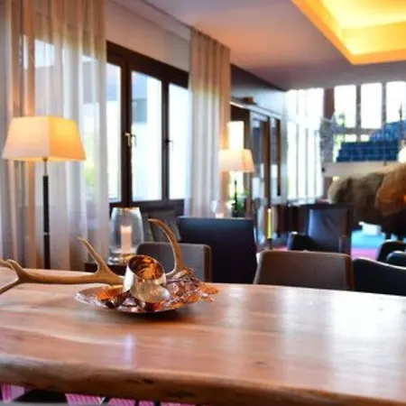 Lobinger Parkhotel & Restaurant 4* غينغن آن در برنتس