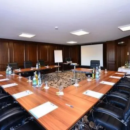 Lobinger Parkhotel & Restaurant فندق 4*
